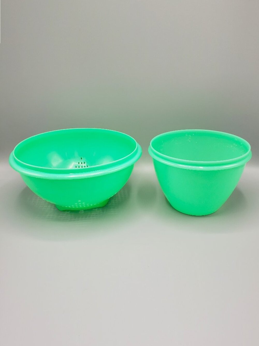 Green Tupperware USA Colander Strainer 339-8 and Crisp It Lettuce Bowl 679-4